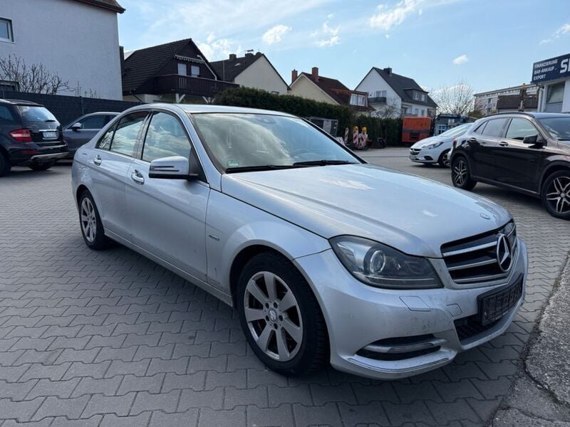Silber Gebraucht 2011 Mercedes C250 Limousine | 9.500 € (Superpreis) - Bild 1/4