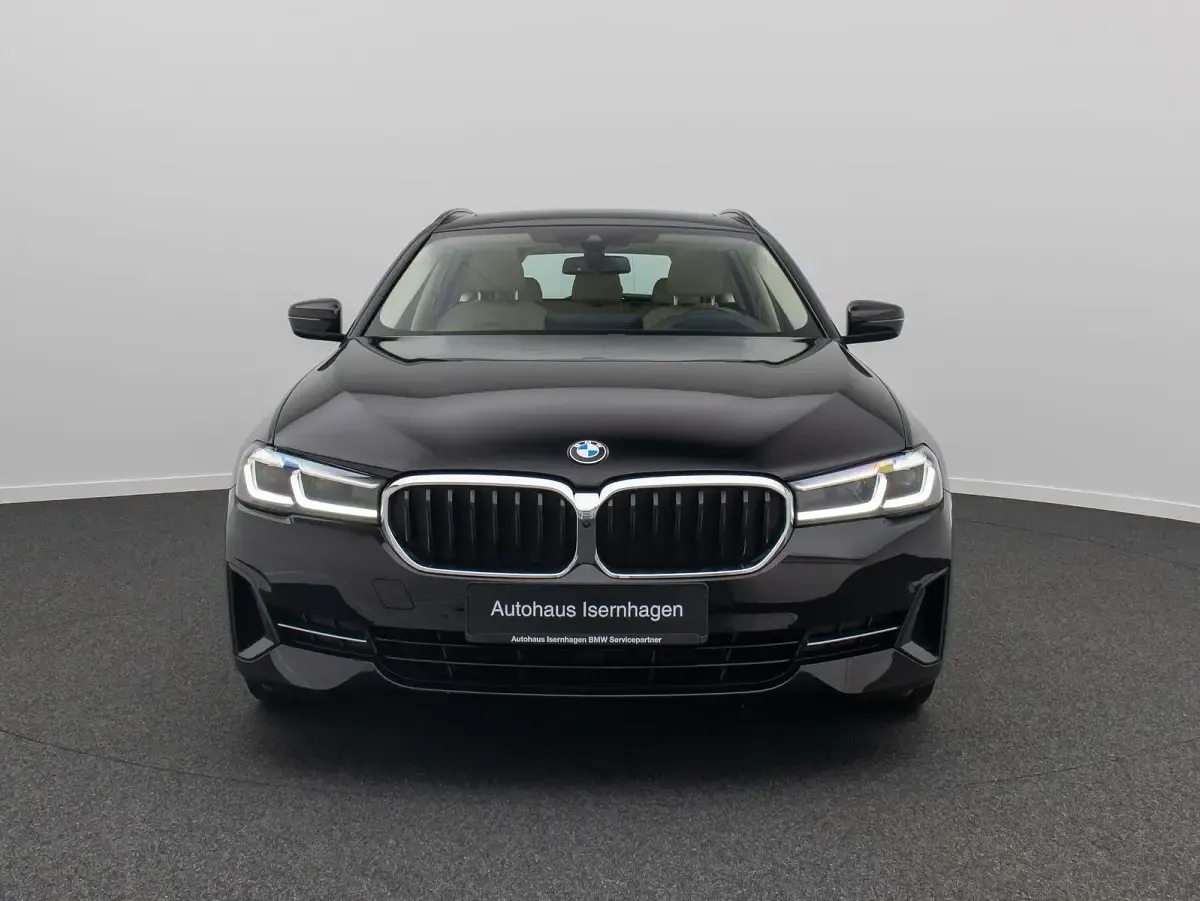 Używany BMW 520 Shadowline 190 KM (139 kW) 2021 Czarny Kombi