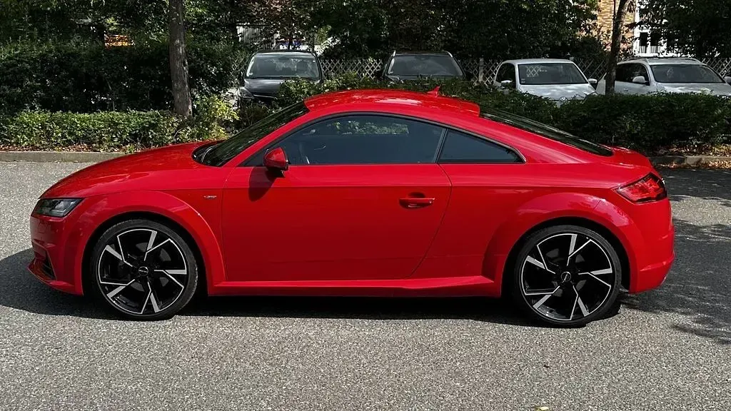 Gebraucht Audi TT S-Line 230 PS (169 kW) 2016 Rot Coupé