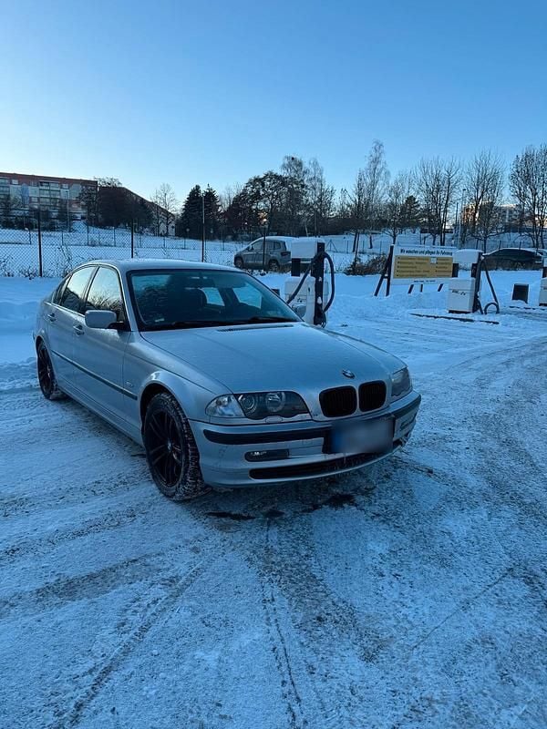 Gebraucht BMW 320 150 PS (110 kW) 1999 Silber Limousine