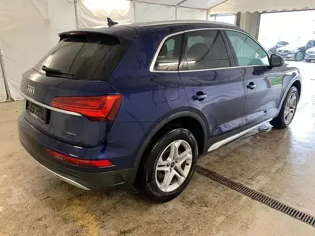 Gebraucht Audi Q5 Sport 204 PS (150 kW) 2023 Navarrablau metallic SUV