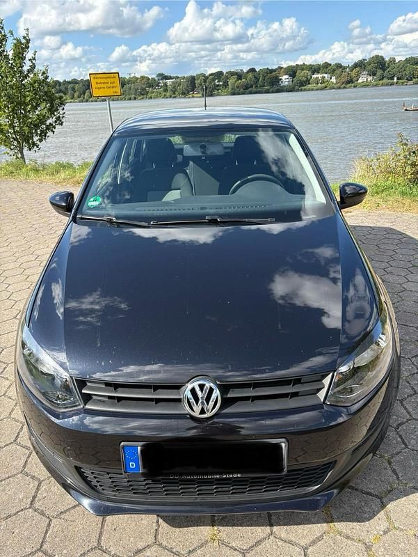 Schwarz Gebraucht 2011 VW Polo Trendline Kleinwagen | 4.100 € (Fairer Preis) - Bild 1/4