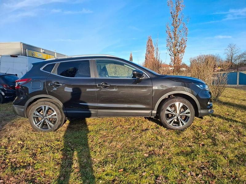 Schwarz Gebraucht 2018 Nissan Qashqai SUV | 15.600 € (Guter Preis) - Bild 1/4