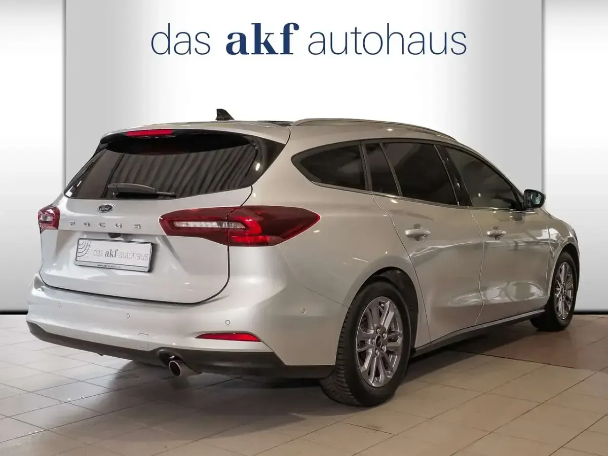 Używany Ford Focus Titanium 116 KM (85 kW) 2024 Srebrny Kombi