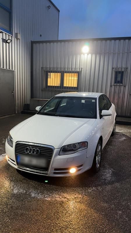 Weiß Gebraucht 2005 Audi A4 Limousine | 2.500 € (Superpreis) - Bild 1/4