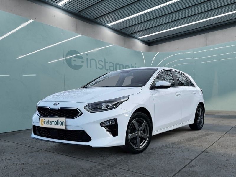 Weiß Gebraucht 2019 Kia Ceed Spirit Kleinwagen | 22.060 € - Bild 1/4