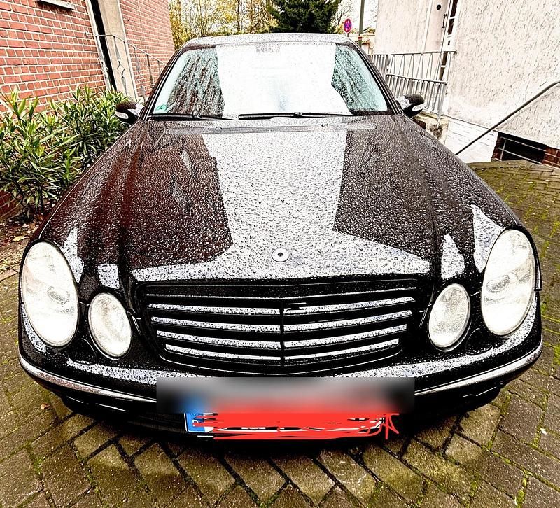 Schwarz Gebraucht 2006 Mercedes E280 Avantgarde Limousine | 3.000 € (Superpreis) - Bild 1/4
