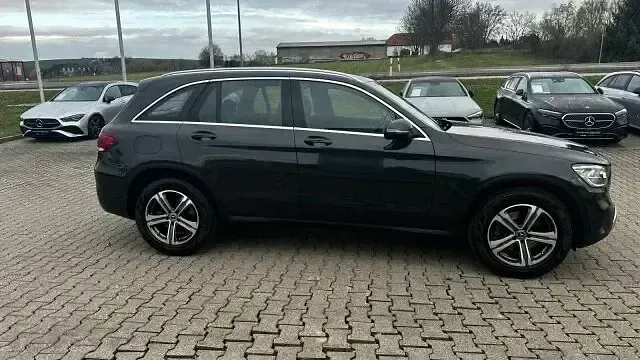 Gebraucht Mercedes GLC220 194 PS (142 kW) 2022 Grau SUV