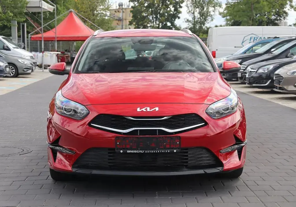 Gebraucht Kia Ceed Sportswagon 136 PS (100 kW) 2023 Rot Kombi