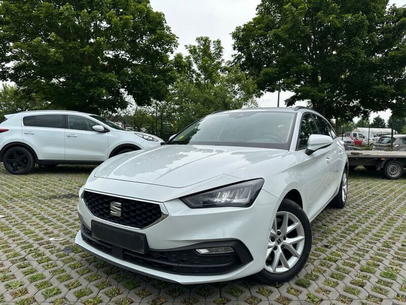 Weiß Gebraucht 2021 Seat Leon Style Limousine | 14.499 € (Superpreis) - Bild 1/4
