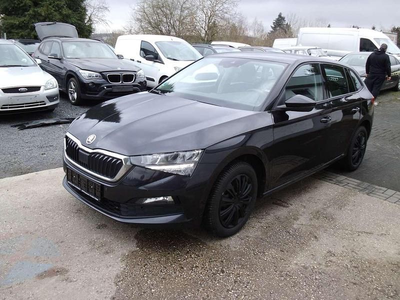 Schwarz Gebraucht 2019 Skoda Scala Kleinwagen | 11.950 € (Teuer) - Bild 1/4
