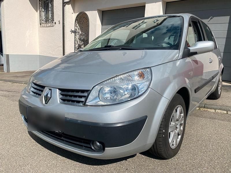 Silber Gebraucht 2005 Renault Mégane II Limousine | 1.950 € (Fairer Preis) - Bild 1/4