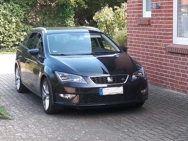 Schwarz Gebraucht 2014 Seat Leon ST FR Kombi | 9.500 € (Guter Preis) - Bild 1/4