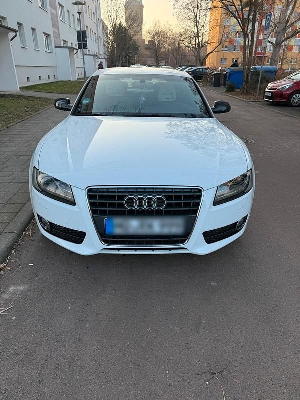 Weiß Gebraucht 2010 Audi A5 S-Line Limousine | 10.000 € (Fairer Preis) - Bild 1/4