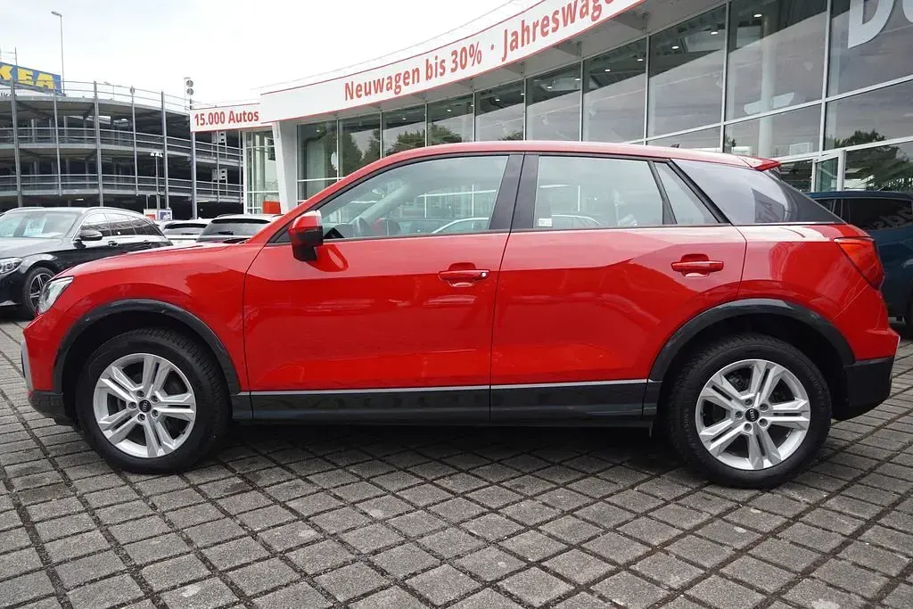 Gebraucht Audi Q2 Advanced 110 PS (80 kW) 2021 Rot SUV