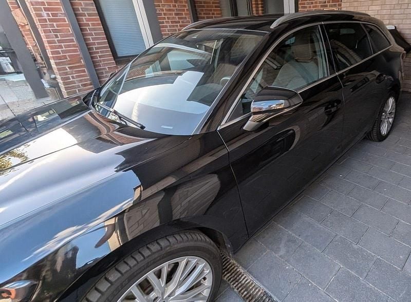Schwarz Gebraucht 2021 Seat Leon XCELLENCE Kombi | 17.720 € (Superpreis) - Bild 1/4