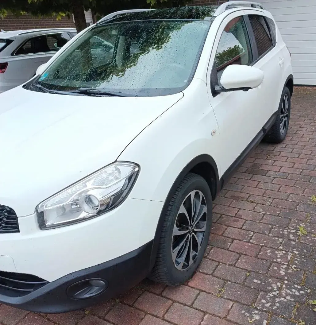 Gebraucht Nissan Qashqai 140 PS (102 kW) 2012 Weiß SUV