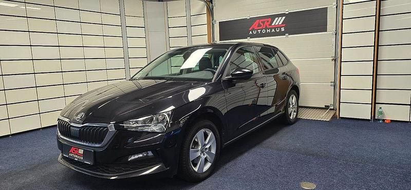 Schwarz Gebraucht 2022 Skoda Scala Ambition Kleinwagen | 13.999 € (Guter Preis) - Bild 1/4