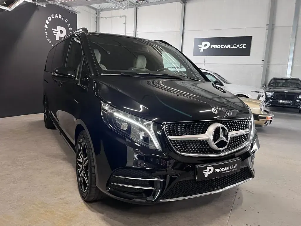 Gebraucht Mercedes V300 237 PS (174 kW) 2024 Schwarz Van / Kleinbus