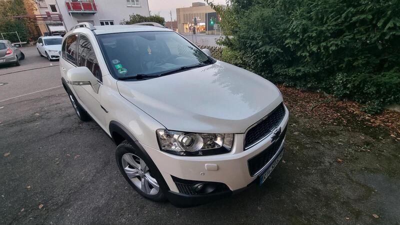 Weiß Gebraucht 2012 Chevrolet Captiva SUV | 6.100 € (Guter Preis) - Bild 1/4