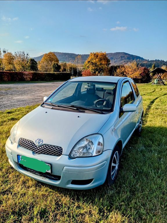 Blau Gebraucht 2005 Toyota Yaris Limousine | 1.999 € (Fairer Preis) - Bild 1/4