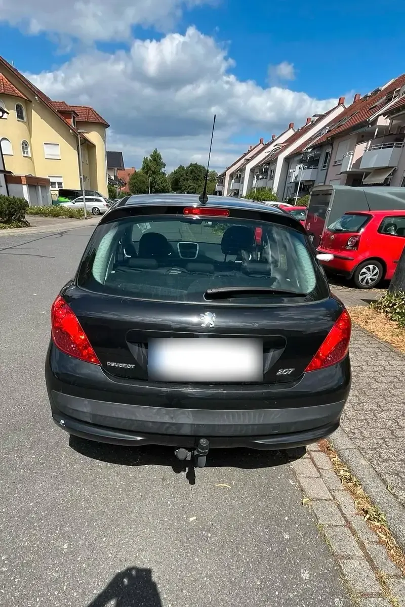 Gebraucht Peugeot 207 73 PS (53 kW) 2009 Schwarz Kleinwagen