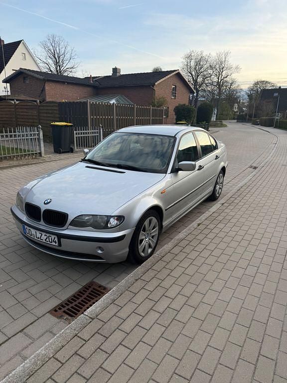 Gebraucht BMW 318 143 PS (105 kW) 2003 Silber Limousine