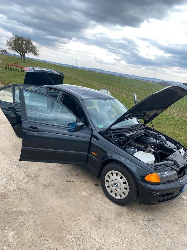 Gebraucht BMW 316 105 PS (77 kW) 2000 Schwarz Limousine