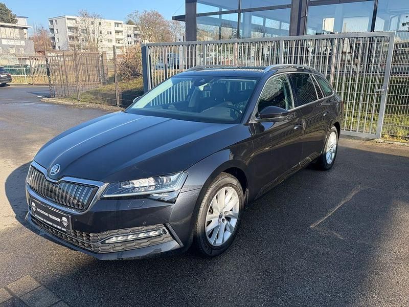 Gebraucht Skoda Superb 156 PS (114 kW) 2022 Schwarz Limousine