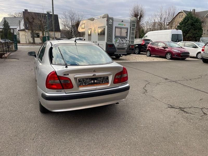 Gebraucht Mitsubishi Carisma 122 PS (89 kW) 2004 Silber Limousine