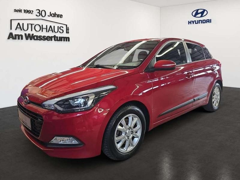 Gebraucht Hyundai i20 Passion 101 PS (74 kW) 2017 Red passion / mic Kleinwagen