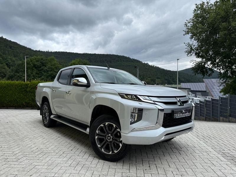Weiß Gebraucht 2021 Mitsubishi L200 Spirit Abholung | 24.990 € (Guter Preis) - Bild 1/4