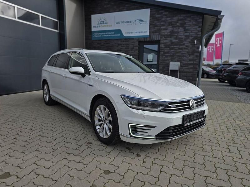Weiß Gebraucht 2016 VW Passat GTE Kombi | 15.980 € (Fairer Preis) - Bild 1/4