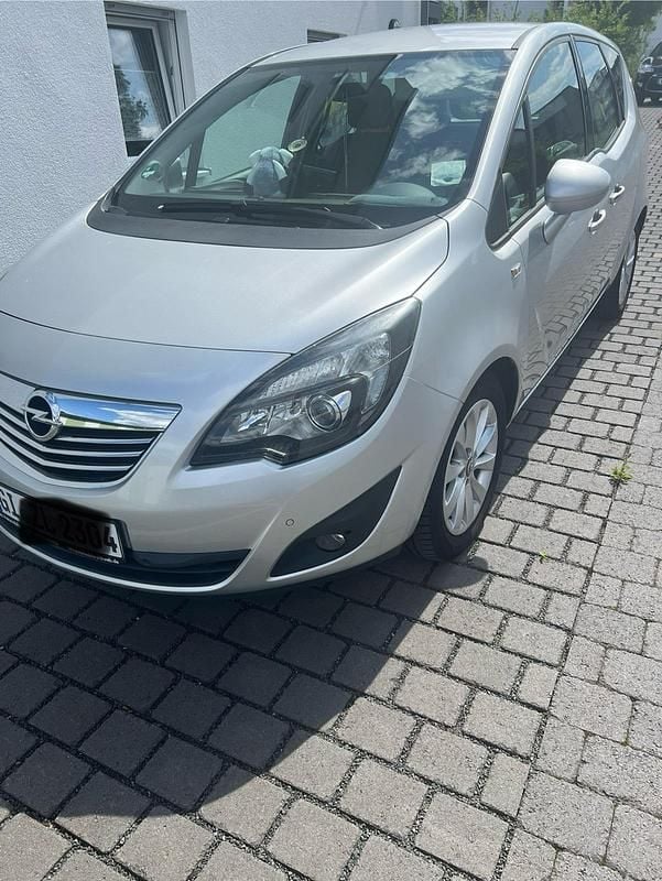 Silber Gebraucht 2013 Opel Meriva Van / Kleinbus | 4.800 € (Fairer Preis) - Bild 1/4