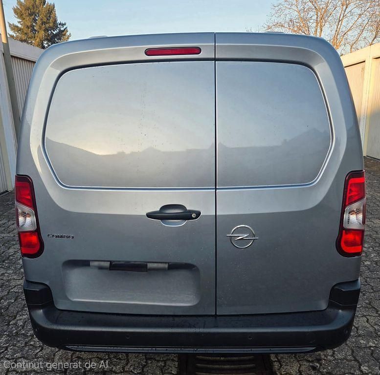 Gebraucht Opel Combo Edition 131 PS (96 kW) 2020 Silber Van / Kleinbus
