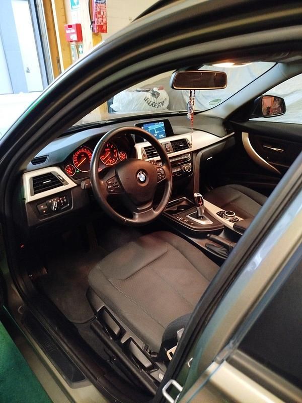 Gebraucht BMW 320 190 PS (139 kW) 2019 Grau Kombi