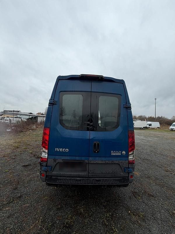 Gebraucht Iveco Daily 156 PS (114 kW) 2018 Blau Van