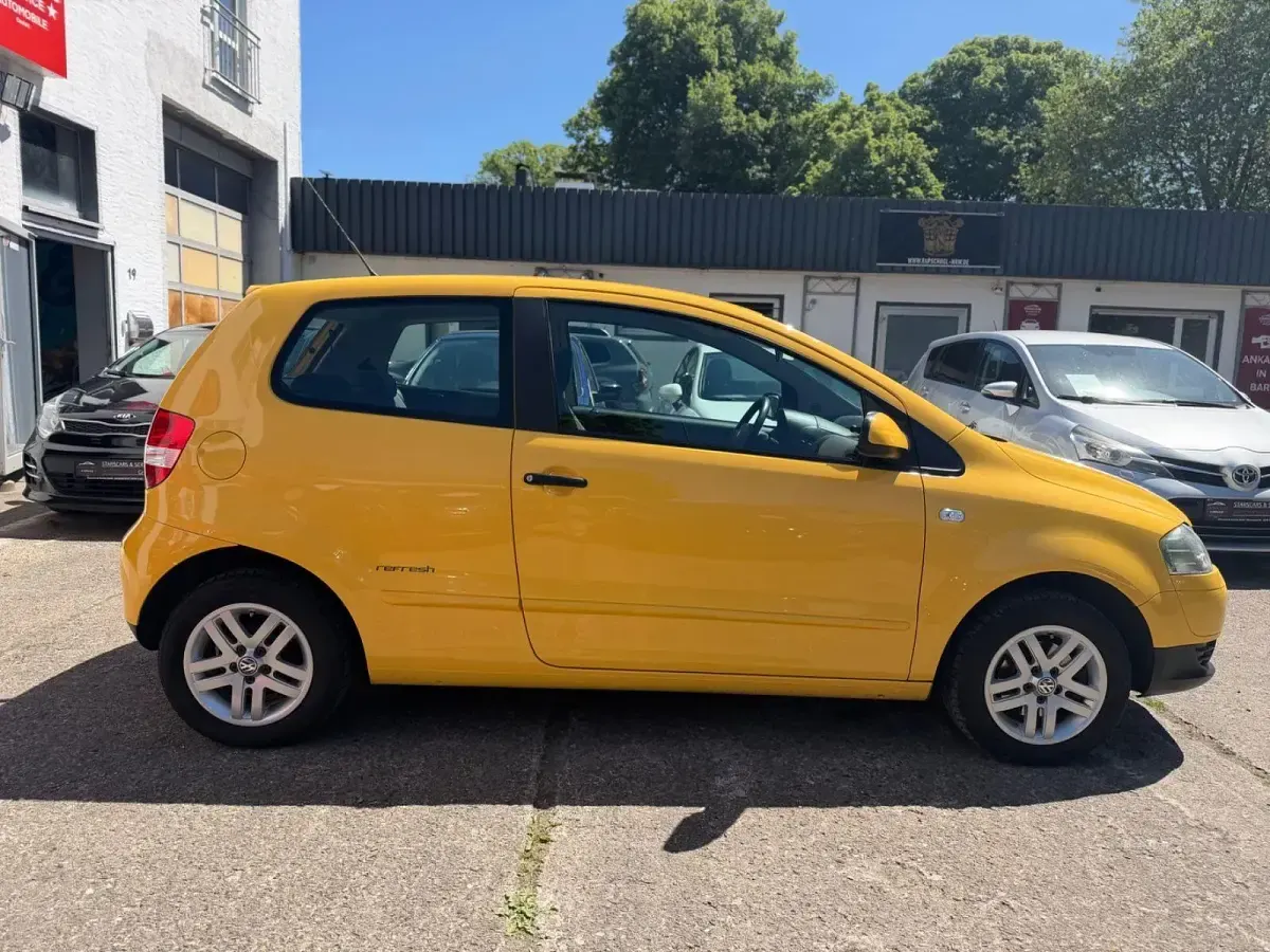 Gebraucht VW Fox Refresh 54 PS (39 kW) 2009 Gelb Kleinwagen