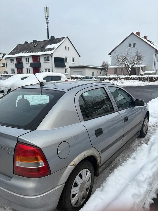 Gebraucht Opel Astra 85 PS (62 kW) 2001 Silber Limousine