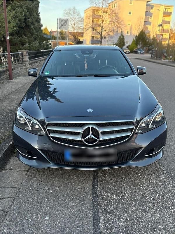 Gebraucht Mercedes E250 204 PS (150 kW) 2017 Grau Limousine
