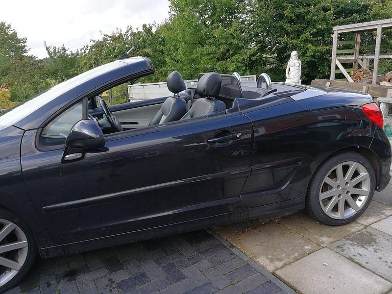 Gebraucht Peugeot 207 CC Roland Garros 109 PS (80 kW) 2010 Schwarz Cabrio