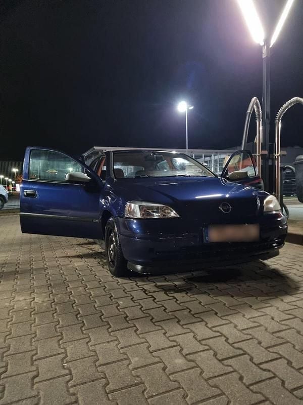 Gebraucht Opel Astra 75 PS (55 kW) 2002 Blau Limousine