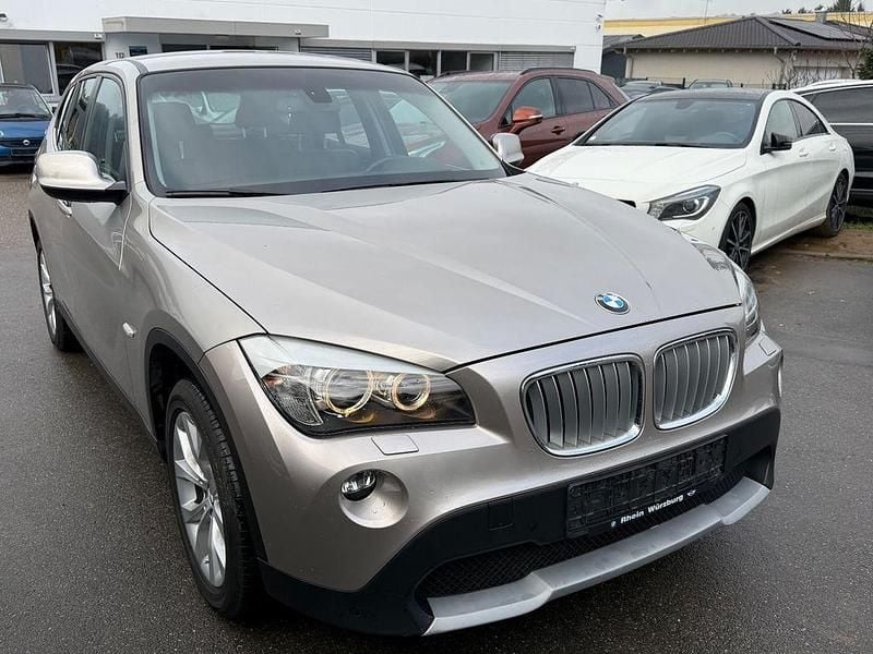 Silber Gebraucht 2010 BMW X1 SUV | 12.499 € (Fairer Preis) - Bild 1/4