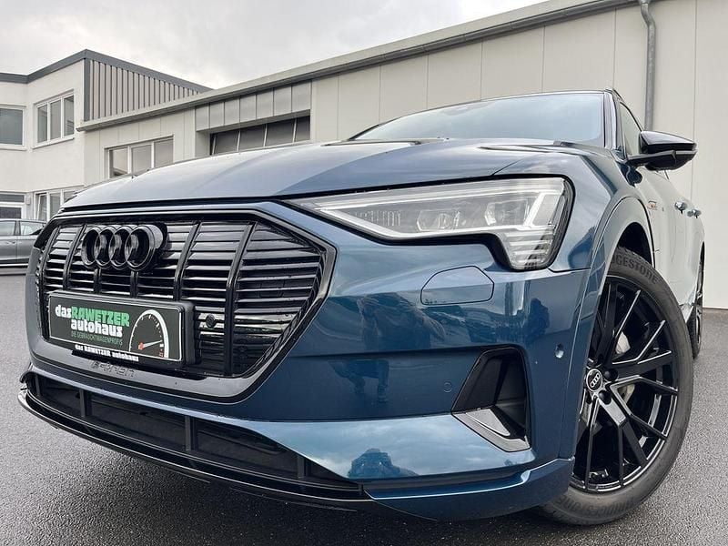 Blau Gebraucht 2022 Audi e-tron S-Line SUV | 37.860 € (Superpreis) - Bild 1/4