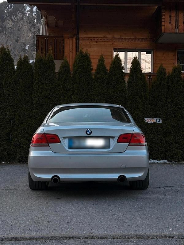 Gebraucht BMW 335 306 PS (225 kW) 2007 Silber Coupé