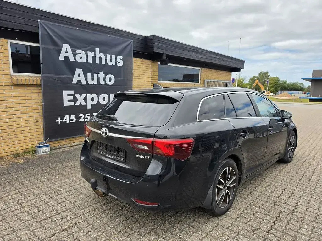 Gebraucht Toyota Avensis 143 PS (105 kW) 2015 Schwarz Kombi