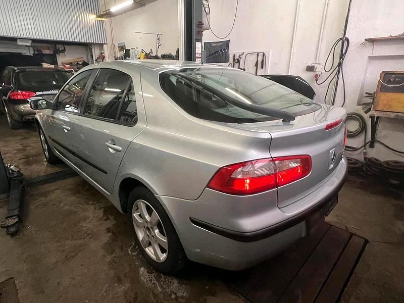 Gebraucht Renault Laguna II 120 PS (88 kW) 2004 Silber Limousine
