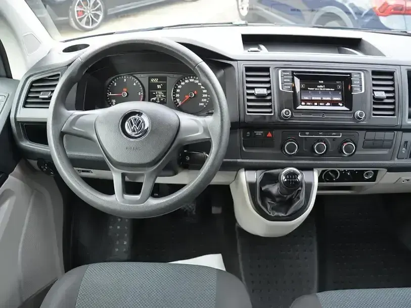 Używany VW T6 102 KM (75 kW) 2017 Szary Van
