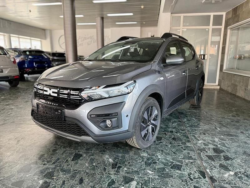 Neu Dacia Sandero Expression 101 PS (74 kW) 2025 Grau SUV