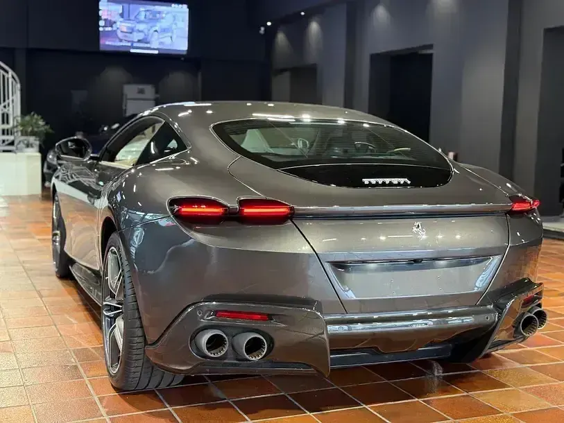 Gebraucht Ferrari Roma 620 PS (456 kW) 2022 Grau Coupé